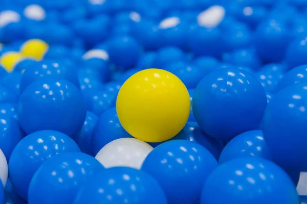 Nahaufnahme Von Plastikspielzeug Bunte Kugel Auf Dem Spielplatz Für Kinder — Stockfoto