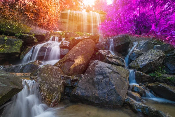 Cachoeira Bonita Floresta Tropical Soo Cave Roi Thailand — Fotografia de Stock