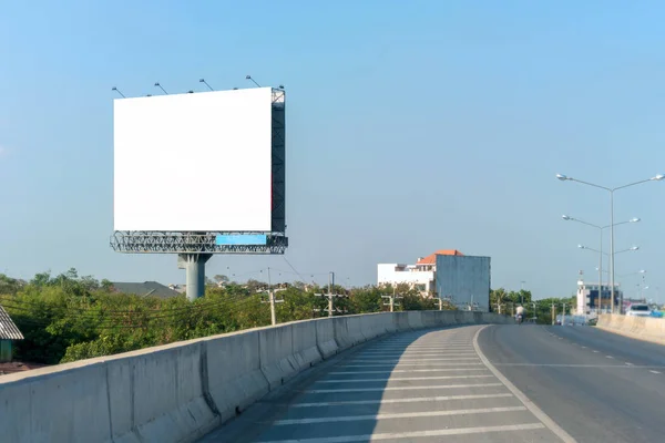 Outdoor Branco Sinal Estrada Pronto Para Novo Anúncio — Fotografia de Stock