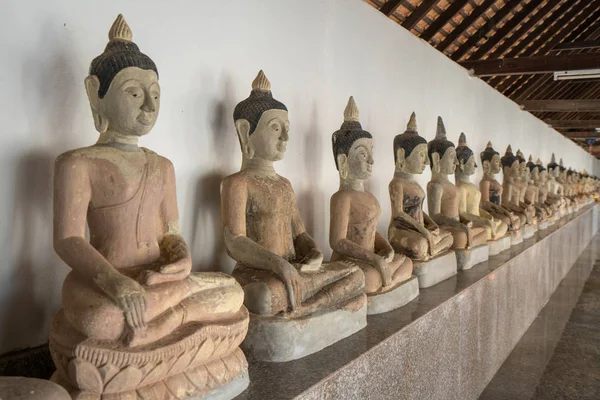 Закрыть Древний Камень Будда Искусство Храме — стоковое фото