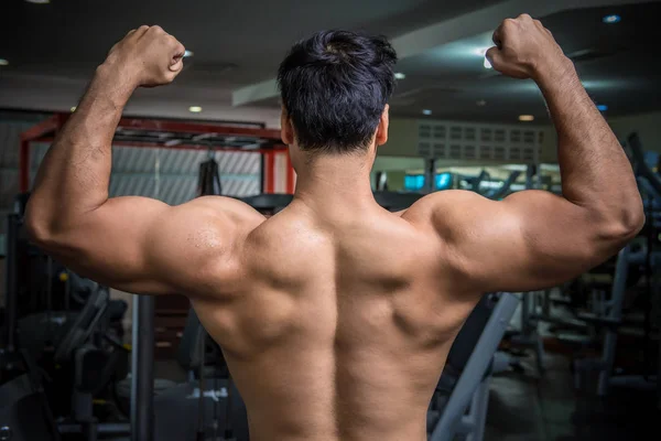 Personal Fitness Trainer Zeigt Seine Muskeln Oder Starke Glatze Bodybuilder — Stockfoto