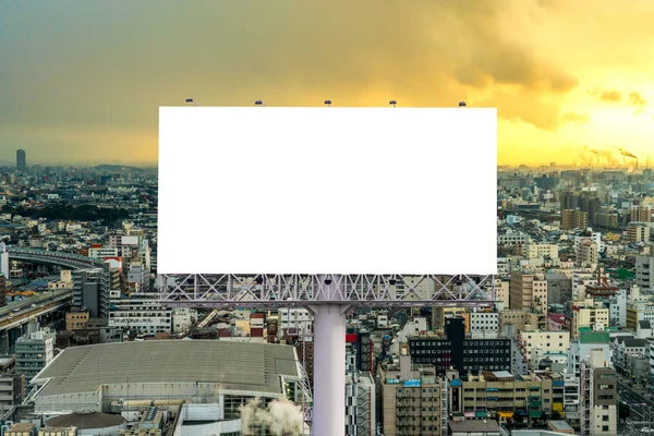 Große Leere Plakatwand Bereit Für Neue Werbung Mit Sonnenuntergang — Stockfoto