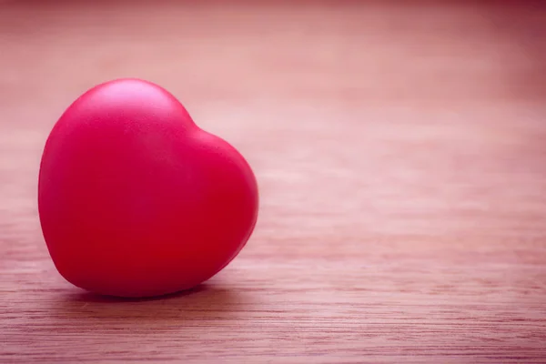 Herz Der Liebe Zum Valentinstag Auf Holz — Stockfoto