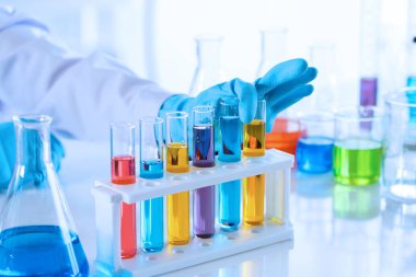 ekipman ve bilim deneyleri ile bilim adamı, laboratuar GLA