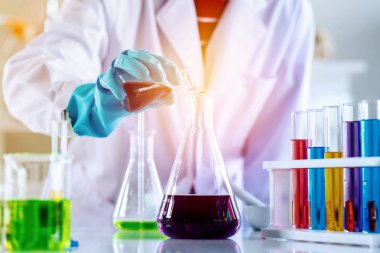 ekipman ve bilim deneyleri ile bilim adamı, laboratuar GLA