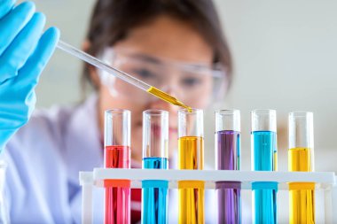 ekipman ve bilim deneyleri ile bilim adamı, laboratuar GLA