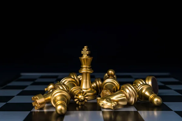 Ajedrez juego de mesa en el juego de competición, Ideas negocio éxito con — Foto de Stock