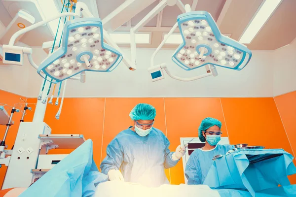 의료 의사 의사 또는 수술 실에서 수술 팀 — 스톡 사진
