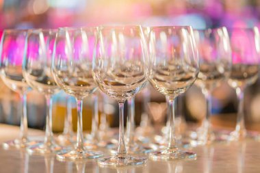 Şampanya bardağı şarap gece Club Bar kümesinde