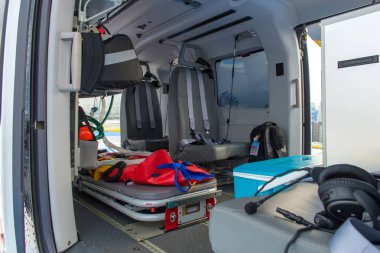 acil yaşam desteği equipme ile tıbbi helikopter içinde