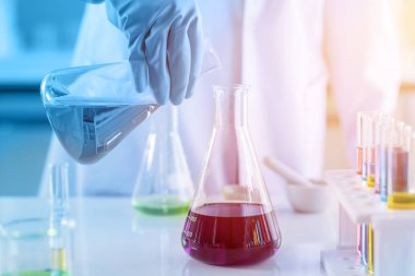 ekipman ve bilim deneyleri ile bilim adamı, laboratuar GLA