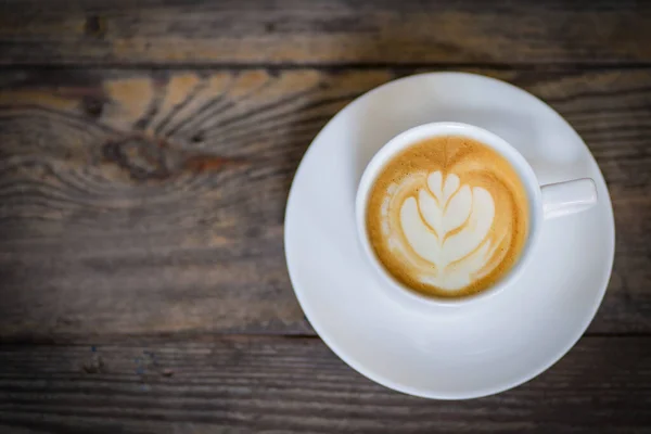 Café Latte Arte Capuchino Sobre Fondo Mesa Madera — Foto de Stock