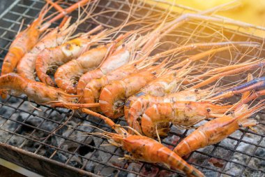 Fırında karides ızgarası, Tayland yemeği..