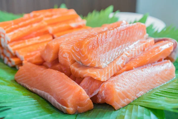 Zalmschijfjes Verse Ongekookte Rode Visfilet Voor Sushi Biefstuk — Stockfoto