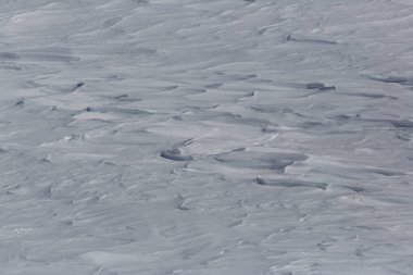 dağlarda yapılandırılmış kar yüzeyi