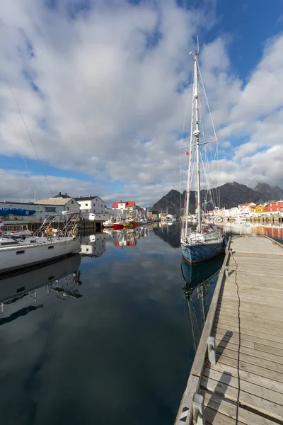 Порт Хеннингсваер, Лофотенские острова, Норвегия — стоковое фото
