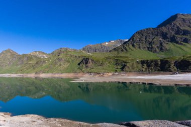 dağlar ile kton ticino Piora vadisinde Göl Ritom
