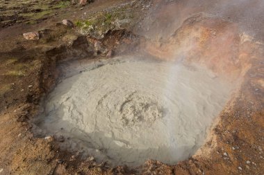 İzlanda köpüren çamur pot, damla, buhar, güneş ışığı