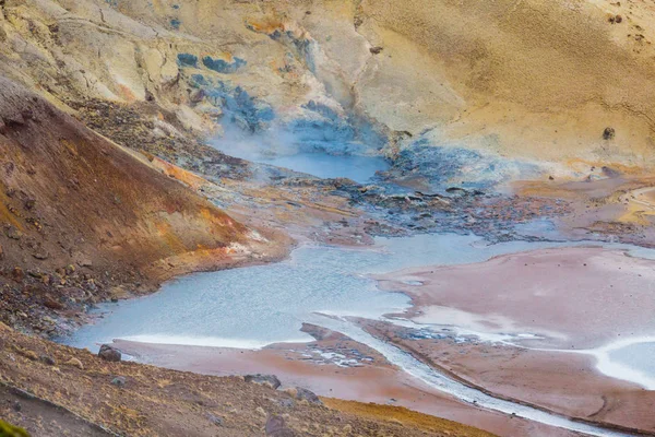 Colorful Krysuvik geothermal area, water, mudpots and sulphur — Stock Photo, Image