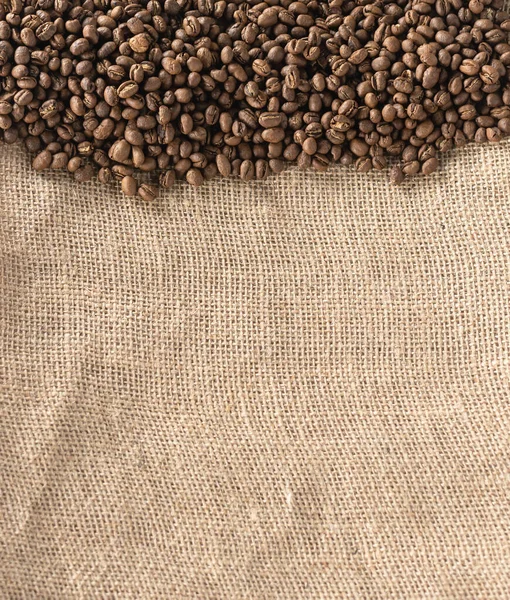 コピースペースのある上から見たコーヒー豆の山 — ストック写真