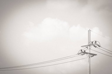 yüksek gerilim elektrik elektrik direğinden beyaz arka plan teknoloji enerji kavramı fikri üzerine 