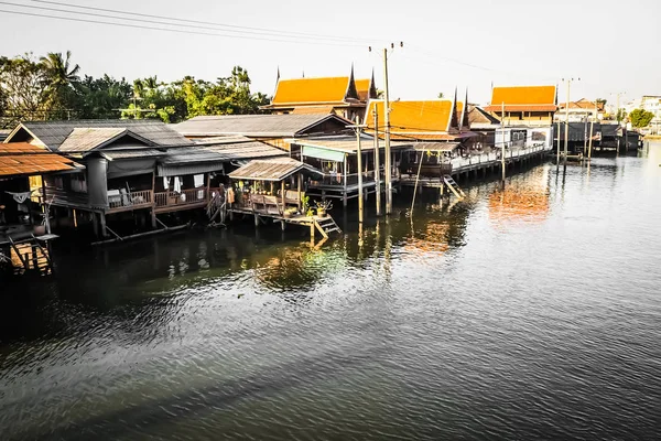 Bangkok Tailandia canal río estilo de vida local para viajar de vacaciones y explorar —  Fotos de Stock