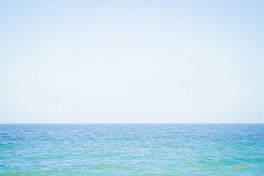 mavi deniz mavi gökyüzü ufuk en az huzur kavramı fikir tatil temiz hava için