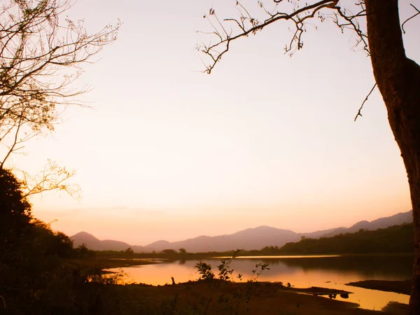 Paesaggio mozzafiato Thailandia campagna tramonto Cielo drammatico — Foto Stock