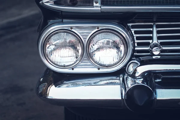 Koplamp lamp Vintage klassieke auto-Vintage effect stijl foto's. close-up motor idee Lifestyle — Stockfoto