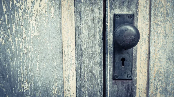 Boyalı kapı vintage rustik eski kilit