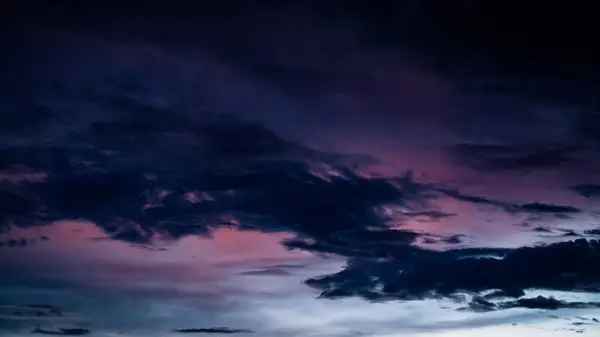 Dunkelblauer Himmel Der Abenddämmerung Dramatischer Sonnenuntergang Der Nacht Atemberaubender Abendhimmel — Stockfoto