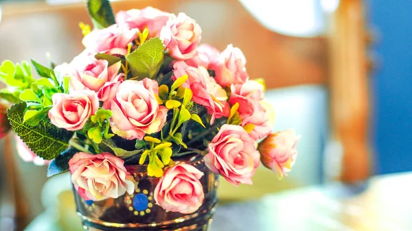 Bouquet Vintage Gruppe Von Rosa Rosen Auf Holztisch Weicher Fokus — Stockfoto