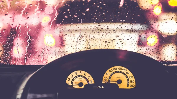 Interior Carro Quando Chove Desfocado Borrão Luz Estrada Dia Chuva — Fotografia de Stock