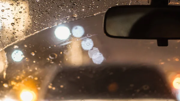 Interior Carro Quando Chove Desfocado Borrão Luz Estrada Dia Chuva — Fotografia de Stock