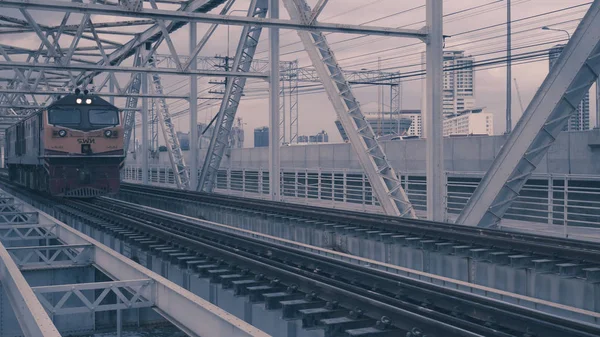 Bangkok Tailandia Augest 2019 Tren Antiguo Vendimia Tailandia Cabalgando Puente —  Fotos de Stock