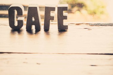 Kafe harfi alfabe işareti. Tahta Harflerle Yapılan Vintage Tabelası