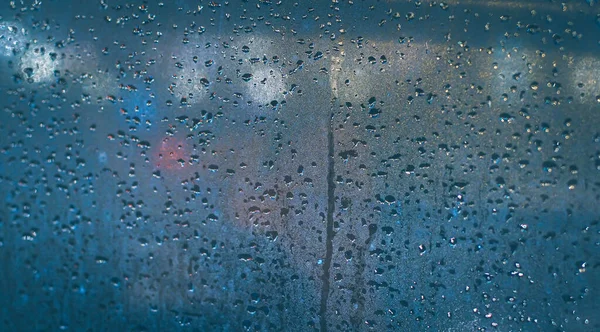 Капли Дождя Окно Машины Абстрактная Размытость Дорожного Движения Светофора — стоковое фото