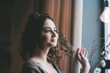 80 lerin tarzında kız