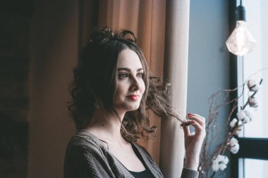 80 lerin tarzında kız