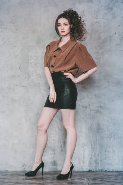 80 lerin tarzında kız