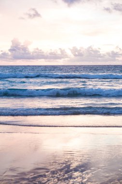 Tayland 'da günbatımı deniz