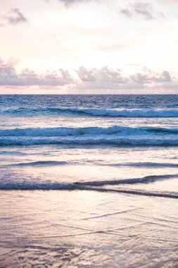 Tayland 'da günbatımı deniz