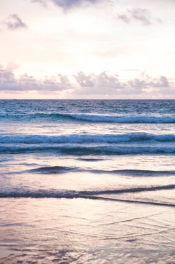 Tayland 'da günbatımı deniz