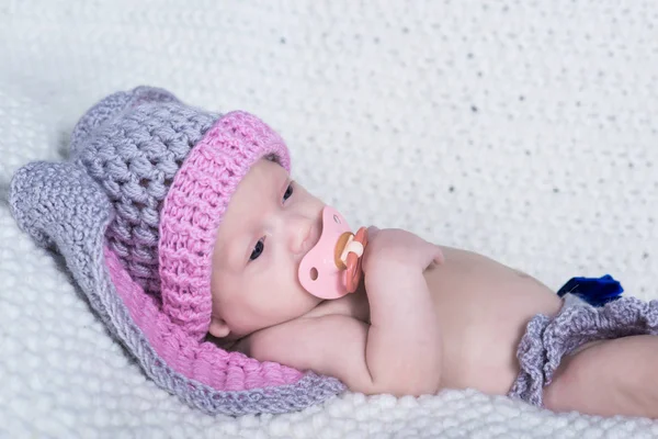 Niña Recién Nacida Una Manta — Foto de Stock