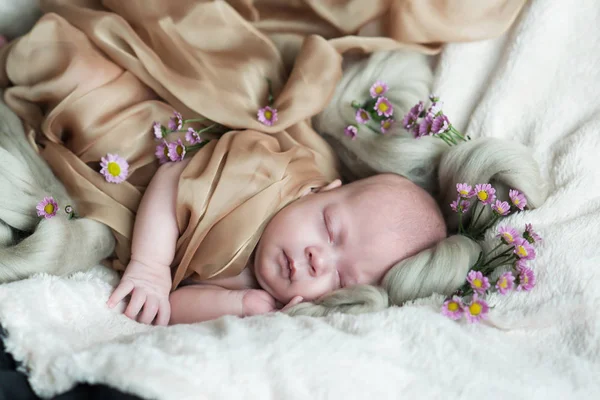 Neonato Ragazza Una Coperta — Foto Stock