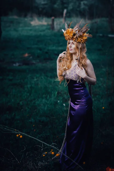 Nymphe Dans Les Bois Avec Des Lumières Florissantes — Photo