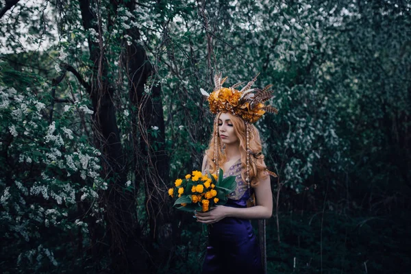 Nymphe Dans Les Bois Avec Des Lumières Florissantes — Photo