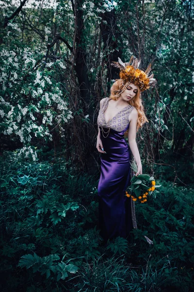 Nymph Erdőben Virágzó Lámpák — Stock Fotó