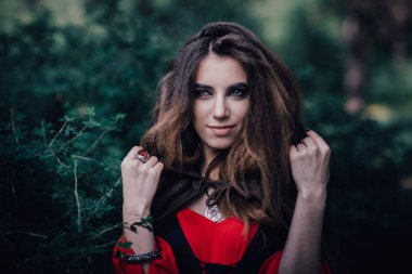 Ormanda peri masalı cadısı