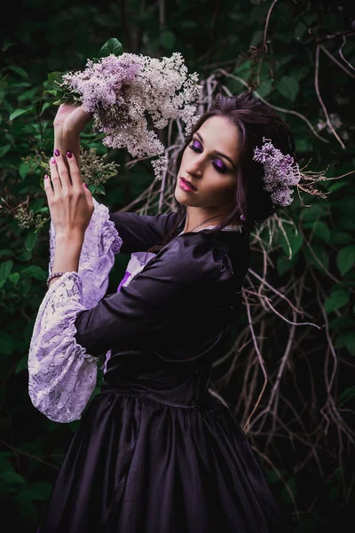 Леди Черно Фиолетовом Платье Стиле Барокко — стоковое фото